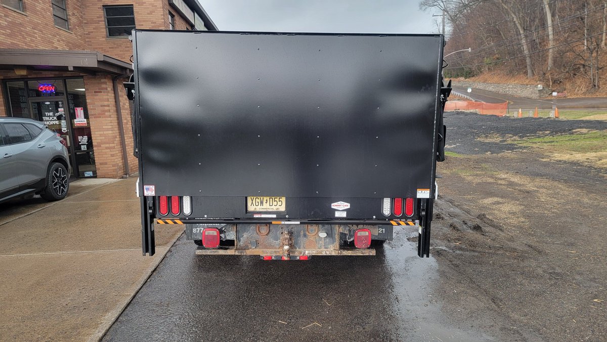 TruckShoppe's tweet image. We removed the old lift gate and installed a new Tommy Gate rail series liftgate on this stake body truck for Scholes electric service New Jersey............#tommylift ,#tommyliftgate ,#liftgateservices ,#liftgate ,#falzonetowing