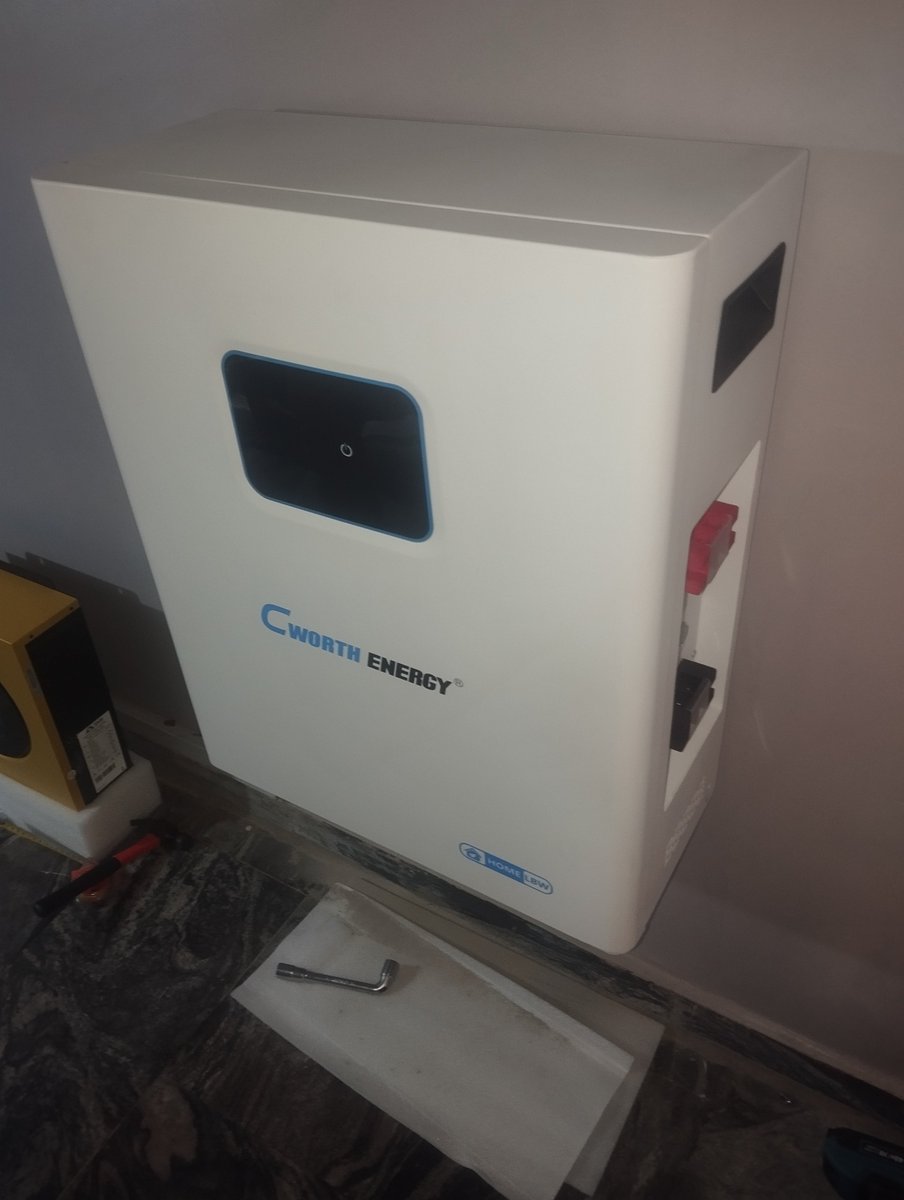 Medex41's tweet photo. 6.2kva and 5kwh installation.​#SolarEnergy #RenewableEnergy #CleanPower #SolarInstallation https://t.co/Lnio2jG4iA