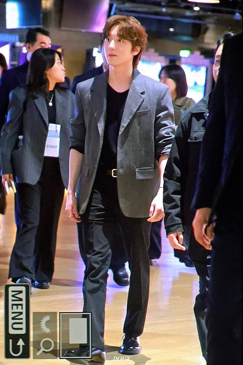 𝑫𝑶𝑼𝑿 tweet media