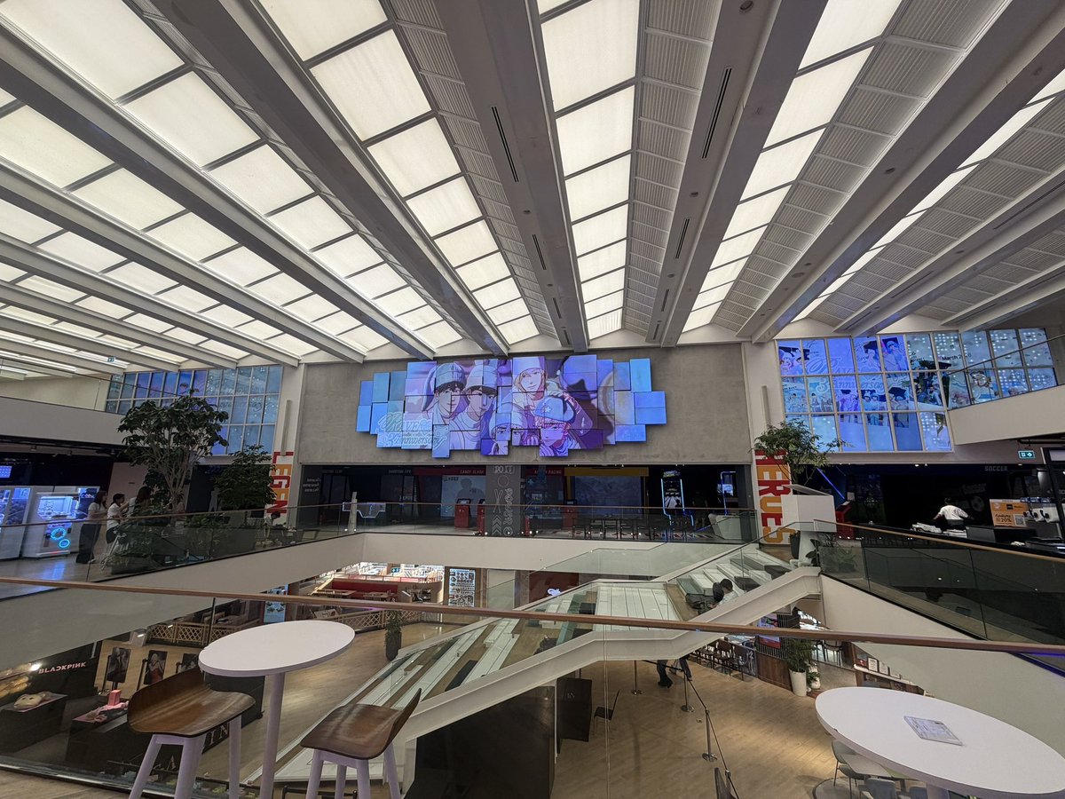 สยามดิสขึ้นจอให้เบิ้ม ๆ แบบนี้เลยล่ะ ! 🩵☁️

#KPOPMERCH_IN_BANGKOK