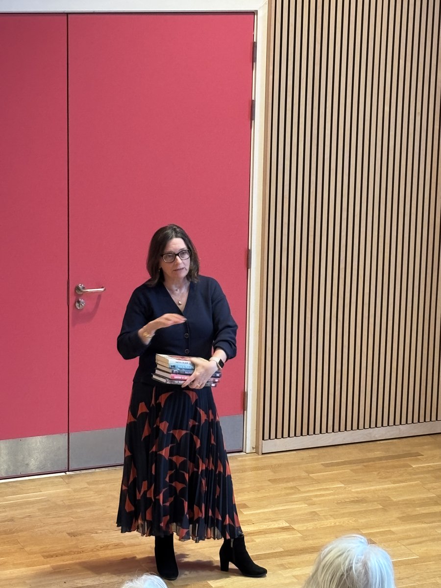 Vanessa Holburn tweet media