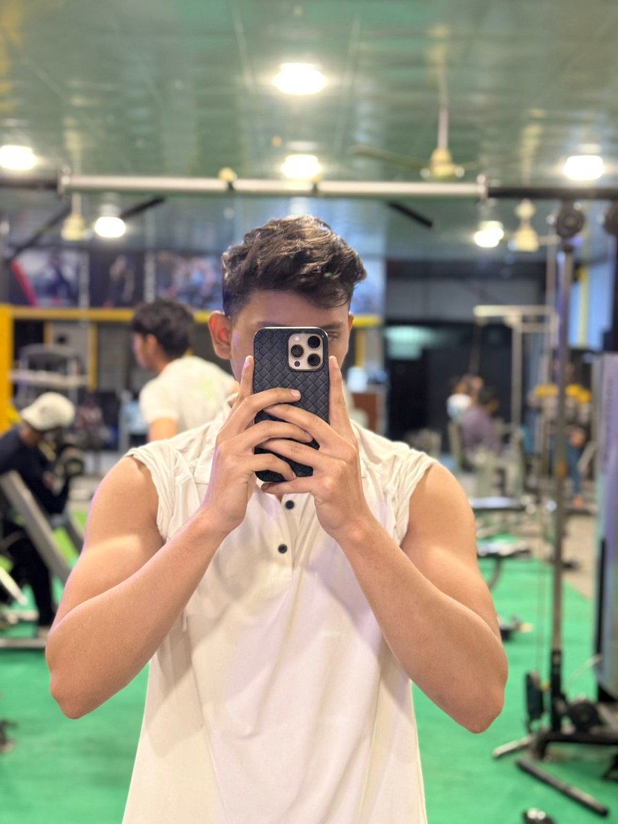 D A R K A tweet media