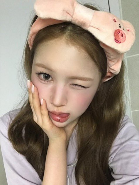 YEON FRANCE tweet media