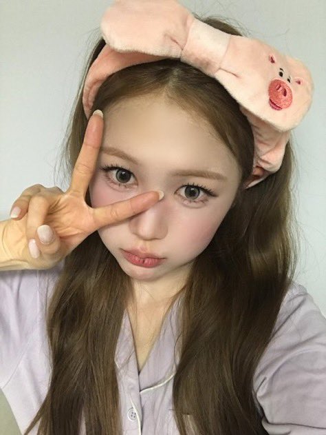 YEON FRANCE tweet media