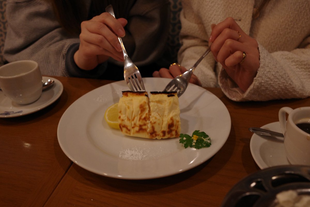 __saarann's tweet photo. ランチのひとコマ：

デザートまでしっかり楽しんだ模様

@ismtns 
@pekopekoonaka_ 
@kentn97 
@tsugami____s https://t.co/LaE22xLzuG