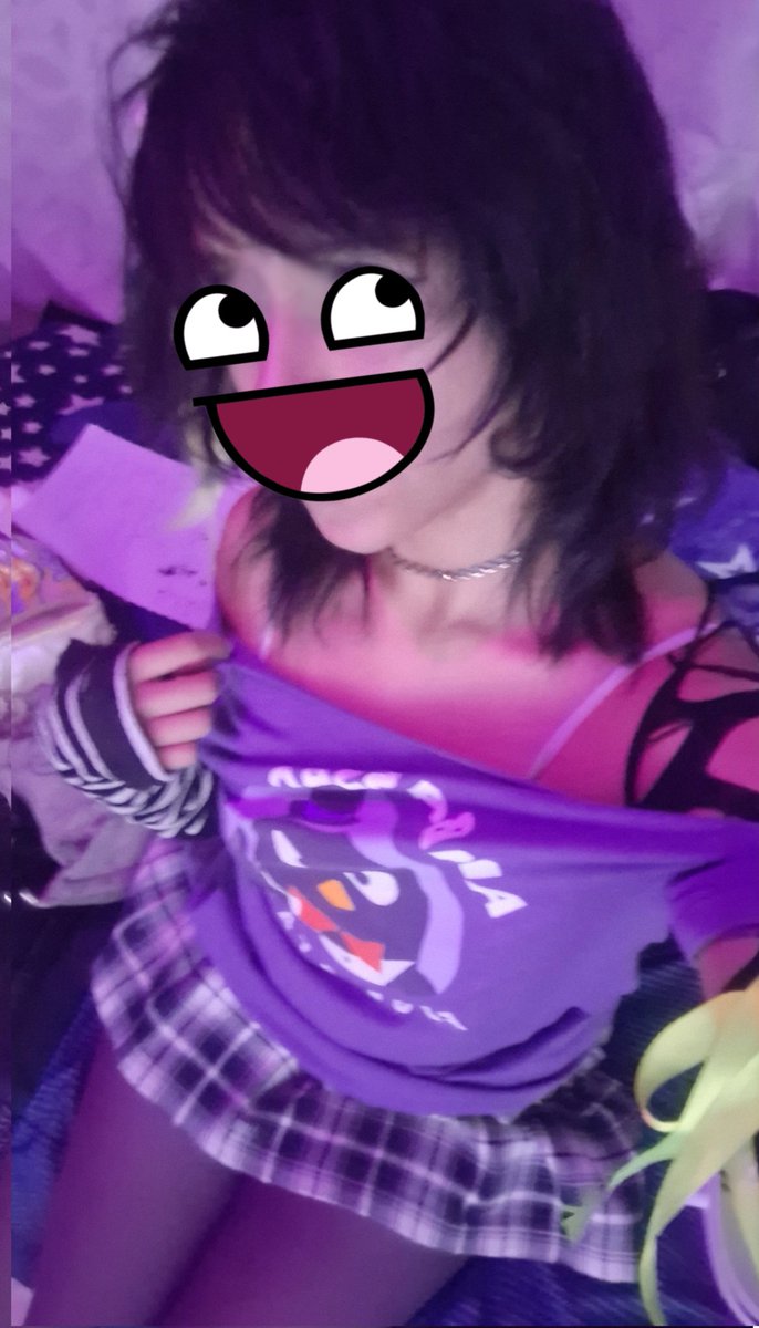 ☠︎︎༒︎✞︎ tweet media