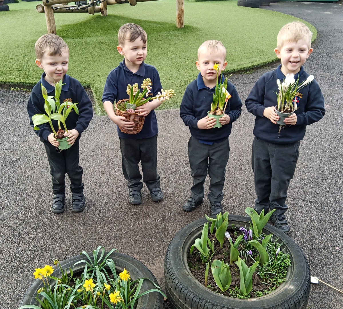 Mrs Davies tweet media