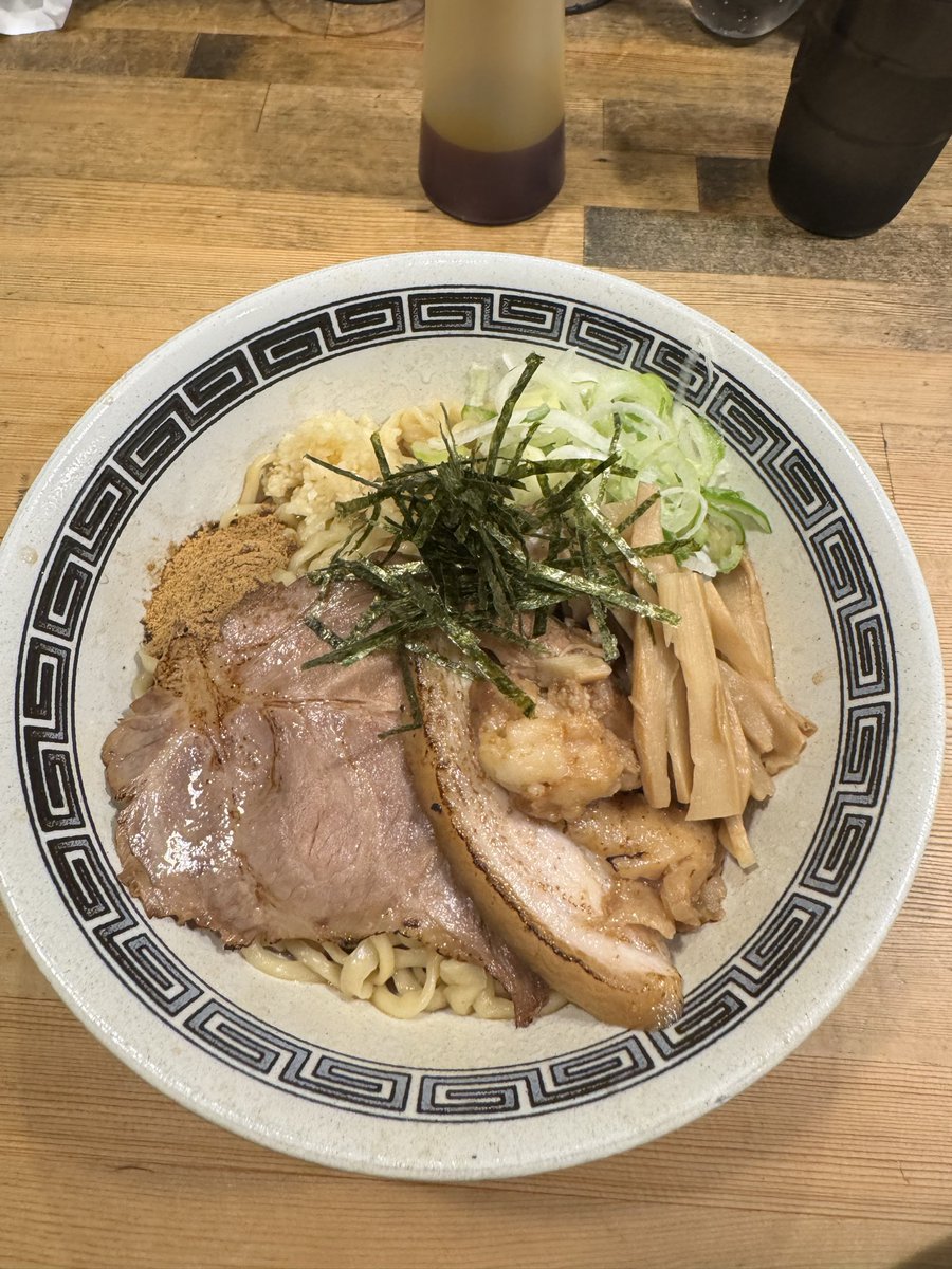 GODSPEED_BIPPA's tweet photo. 華金の油そば染みた https://t.co/OpalC2Lhj9