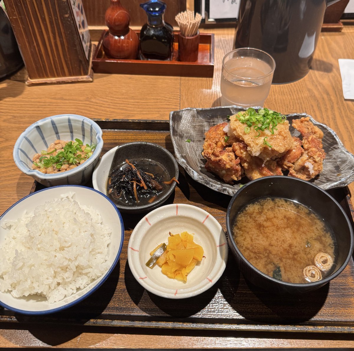 saachan0013's tweet photo. 東京で仕事に疲れてボロボロになりながら行き着く先は「なかよし」

ここは私の東京の実家🗼
私のことを支えてくれてありがとう。 https://t.co/uKTu2YMsNr