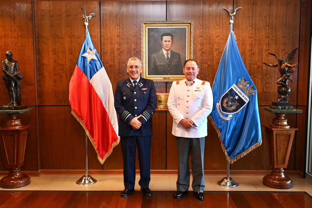 Fuerza Aérea de Chile tweet media