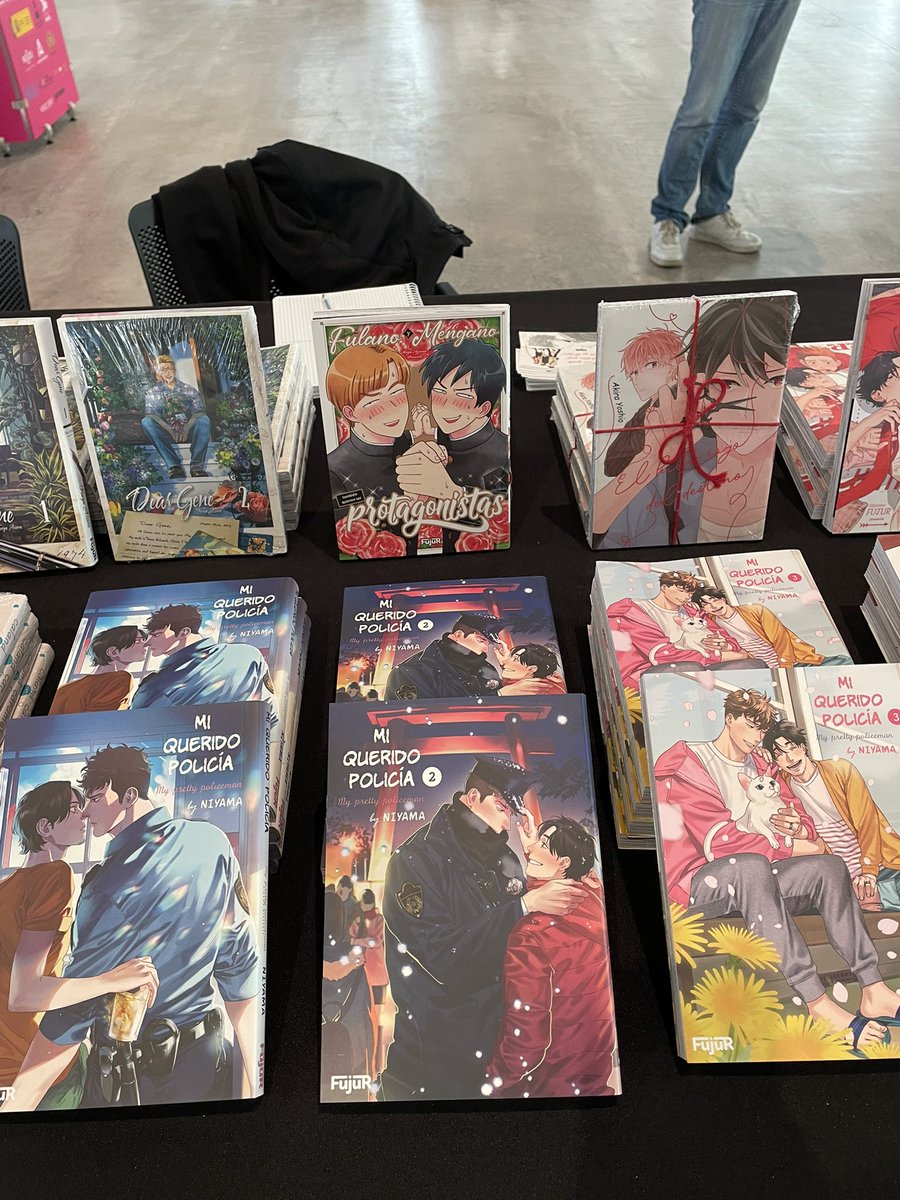 Ediciones Fujur tweet media