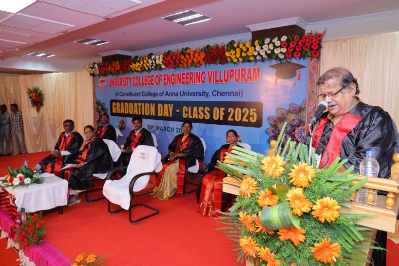 UCEV4's tweet photo. GRADUATION(2021-2025 BATCH) UCEV 10/3/26 Prof. D.Velmurugan,Member Secretary(TANSCHE)Chief Guest &amp; delivered Graduation Day addr. Dr.S.Valli, Prof. &amp;Chairperson,Faculty of Computer Science and Information Engineering, AUC presided over the function.Dr.R.Senthil,Dean,welcome addr. https://t.co/ofeJzvSpRt