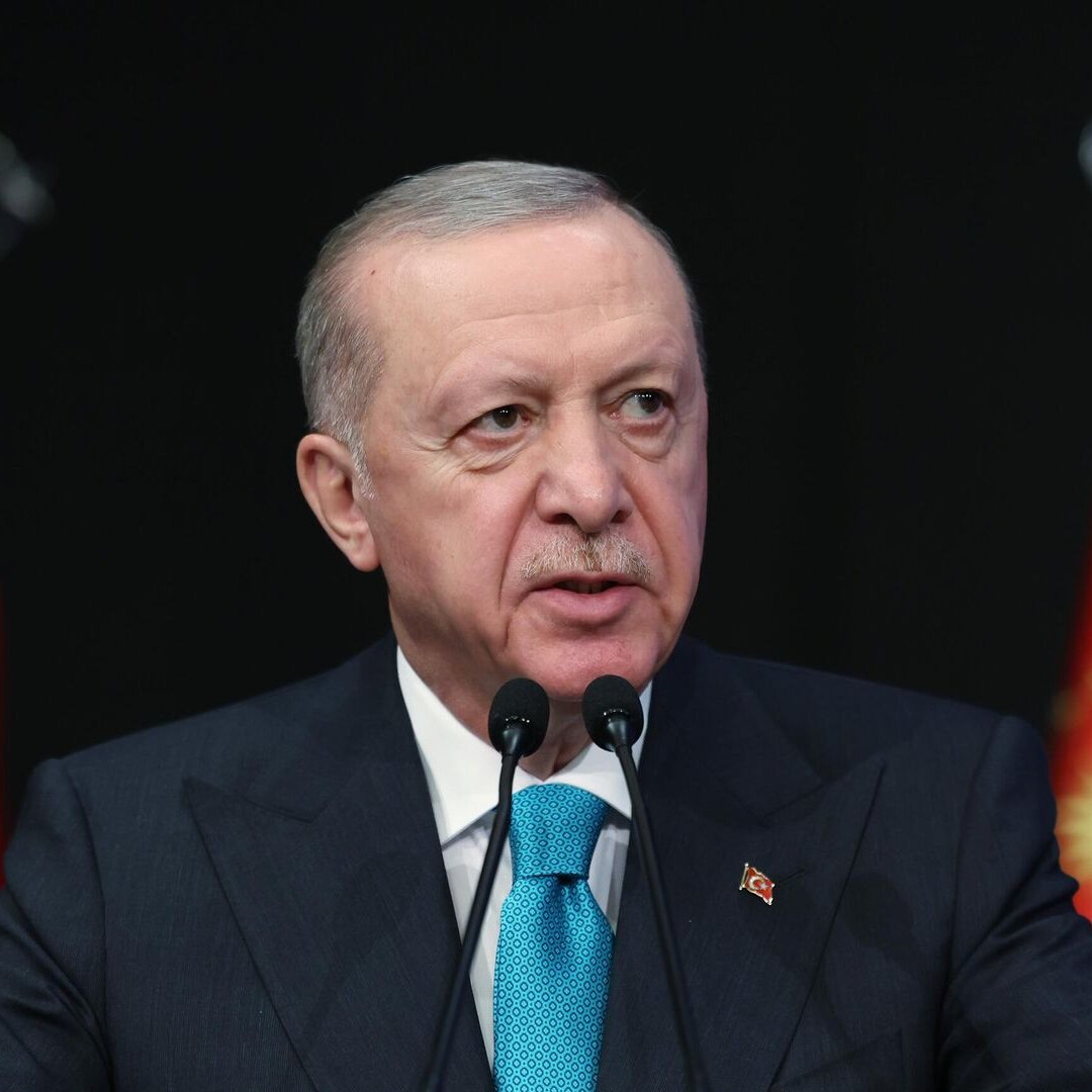 Haberler's tweet photo. Cumhurbaşkanı Erdoğan:

"İş siyaset yapmaya gelince Atatürk'ün adını dillerinden düşürmeyenler, Gazi Mustafa Kemal'in mirasına da Tıp Tarihi Müzesi'ne de sahip çıkmadı." https://t.co/sJAPc7OK2E