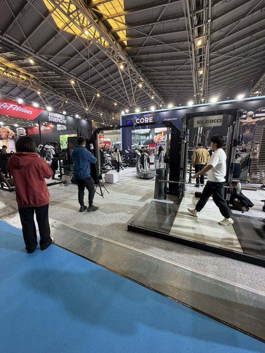 香港のリフター tweet media