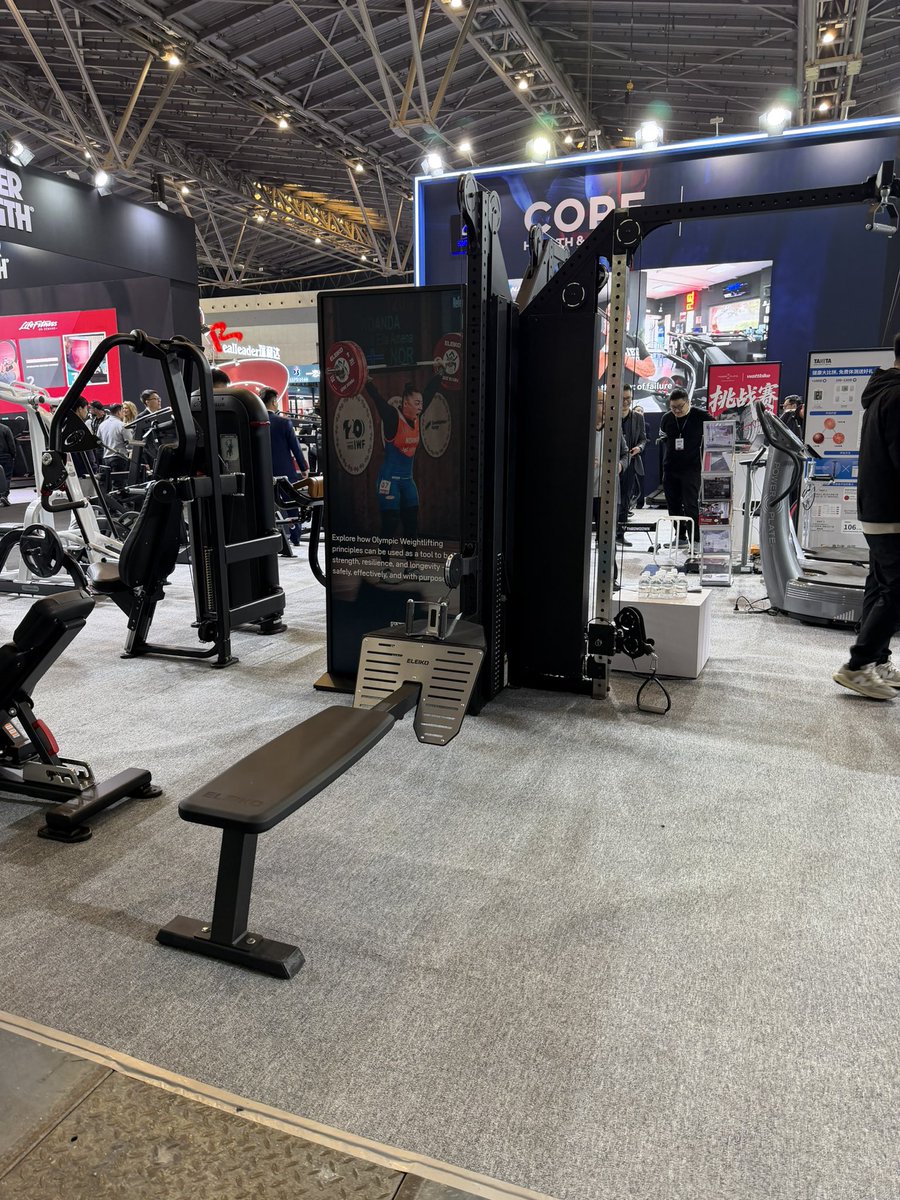 香港のリフター tweet media