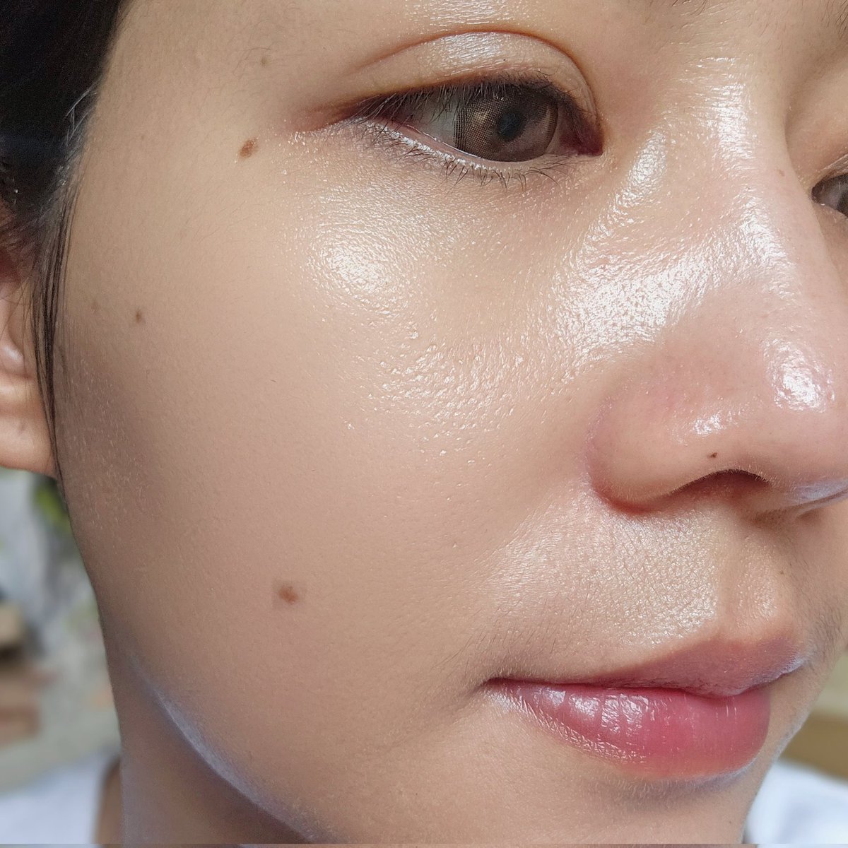 iffieben's tweet image. แพคเกจใหม่ที่มาพร้อมสูตรใหม่  กันแดดฟ้า mizumi aqua gel lock เนื้อเหลว เกลี่ยง่าย ไม่เป็นคราบ สูตรนี้เน้นเติมความชุ่มชื้น มีส่วนผสมของสกินแคร์ เรื่องความกันแดดนี่ไม่ห่วงเลย #MizuMi เป็นแบรนด์ไทยที่ทำดีมากกก
