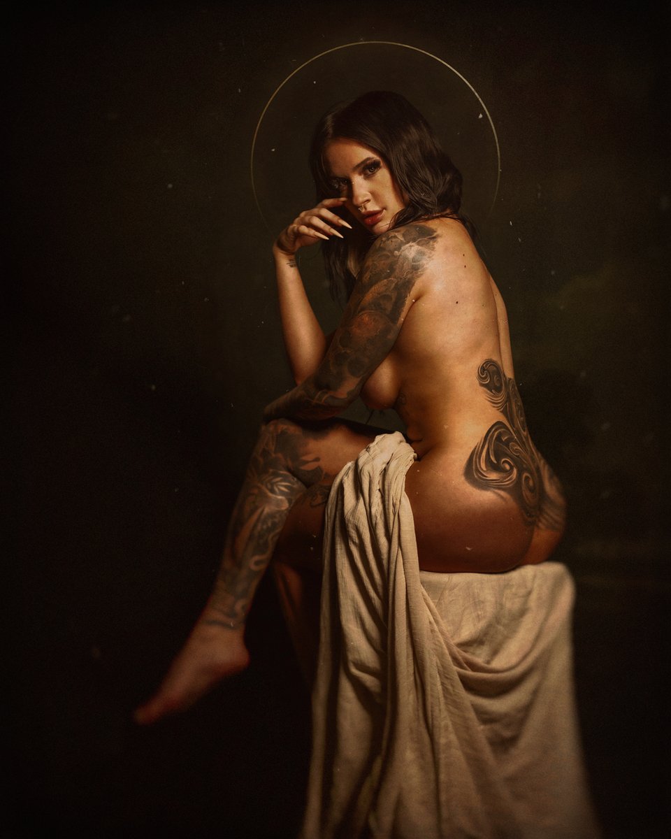 Goddess Alternate - Kayleigh
.
Muse: <a href="/kayleigh/">kayleigh</a>.gibby
📸: @dark_moon_media