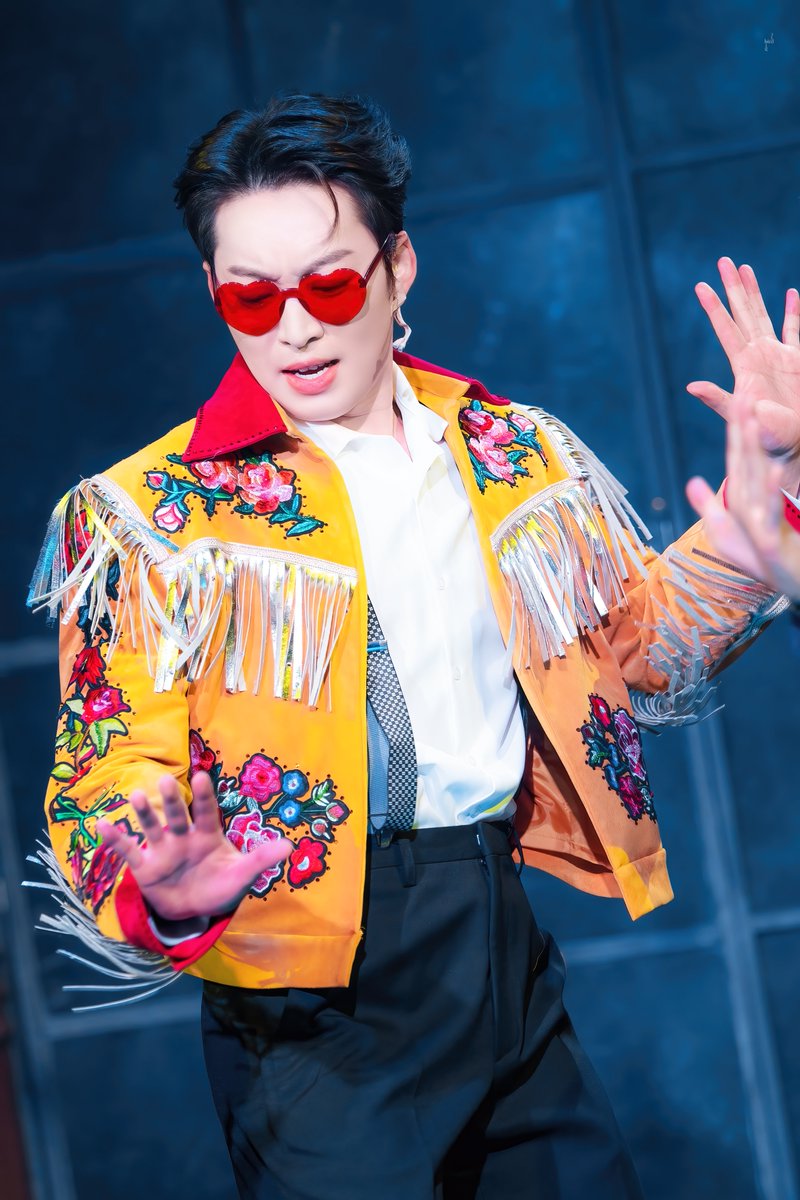 ๐๐๐ tweet media