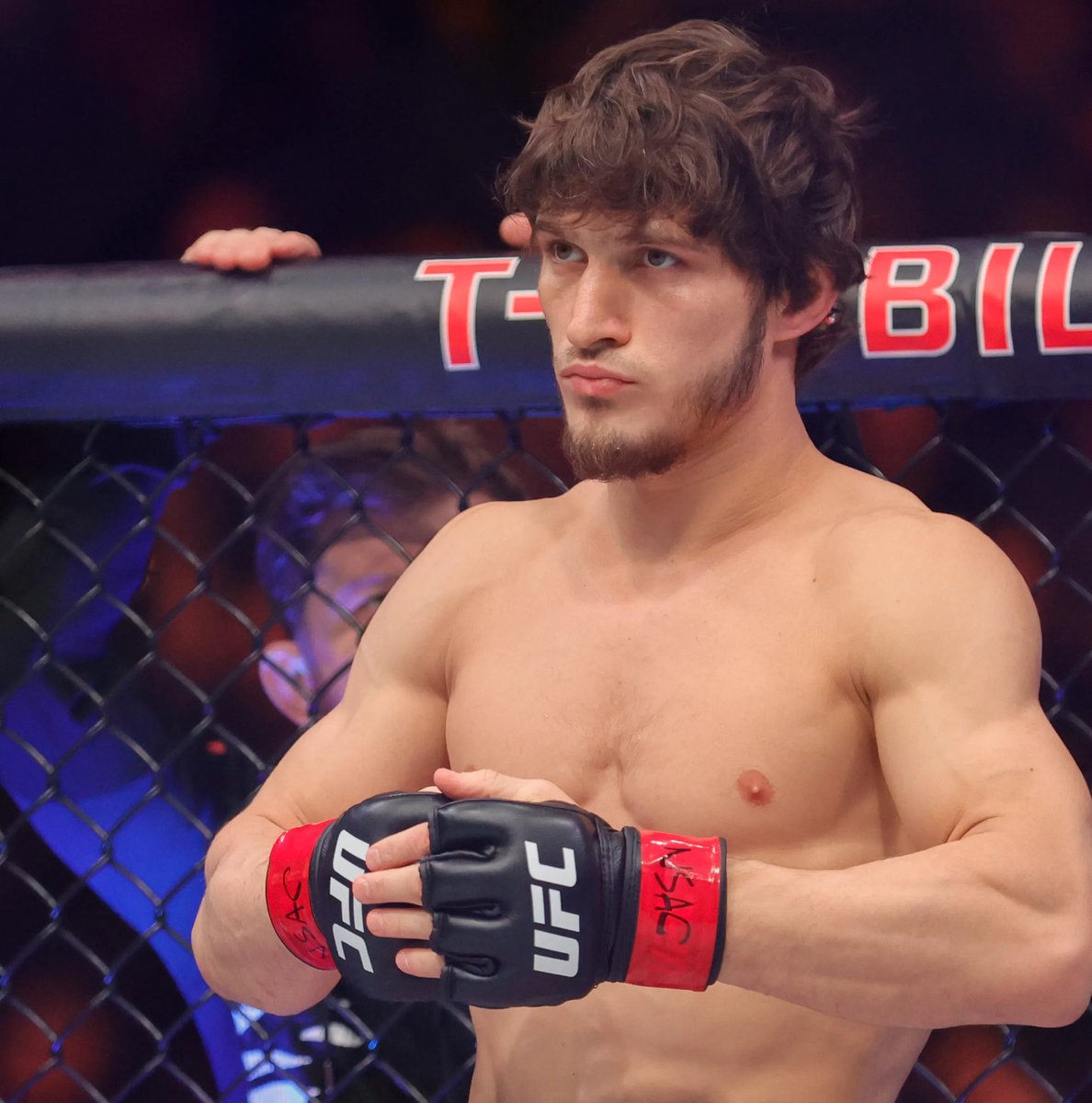 SOBRE JEAN SILVA SUBSTITUINDO MOVSAR EVLOEV NO CARD EM LONDRES:

Por parte do brasileiro, não passa de um rumor. O plano é outro.

Pelo lado do russo, ele mesmo garantiu que não há problemas em seu visto:

“Não dê ouvidos a fontes não confiáveis. Está tudo bem com o visto.”
