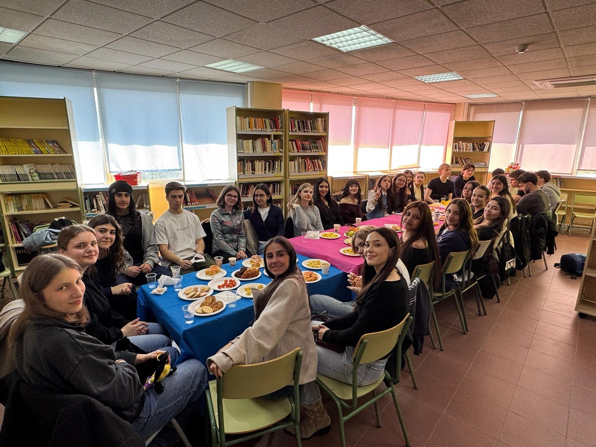 IES Manuel de Falla tweet media