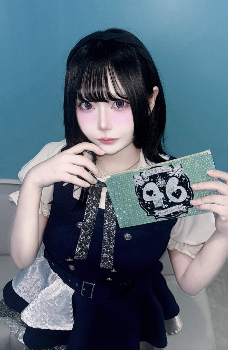 umi_msmr's tweet photo. 今日はぽん姉さんと一緒に『コンセプトカフェNUMBER 46』さんのレセプションにお邪魔ささせてもらいました🩵衣装可愛すぎる𓍯
#よんろくっ #NUMBER46 https://t.co/vrdKilvVTS