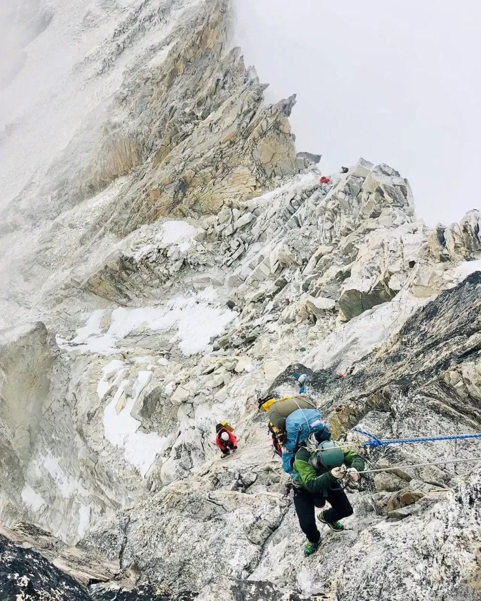 SummitClimb tweet media