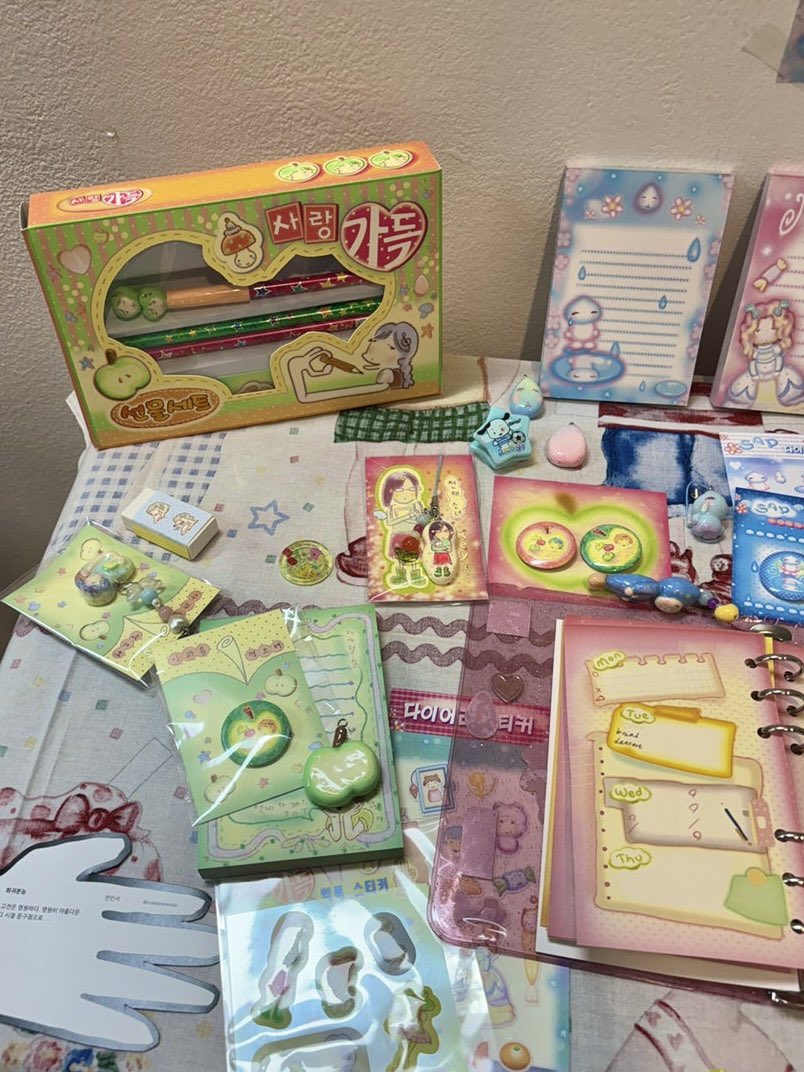 누아랫 Noirat tweet media