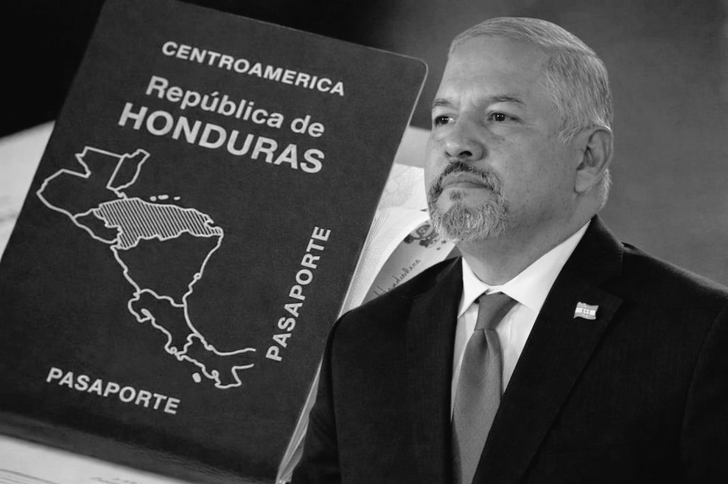 🚨El presidente Nasry Asfura derogó el acuerdo ejecutivo que otorgaba pasaportes diplomáticos vitalicios a exfuncionarios de la Cancillería y a sus cónyuges, un privilegio aprobado por el excanciller Eduardo Enrique Reina y señalado como un abuso de poder.🚨