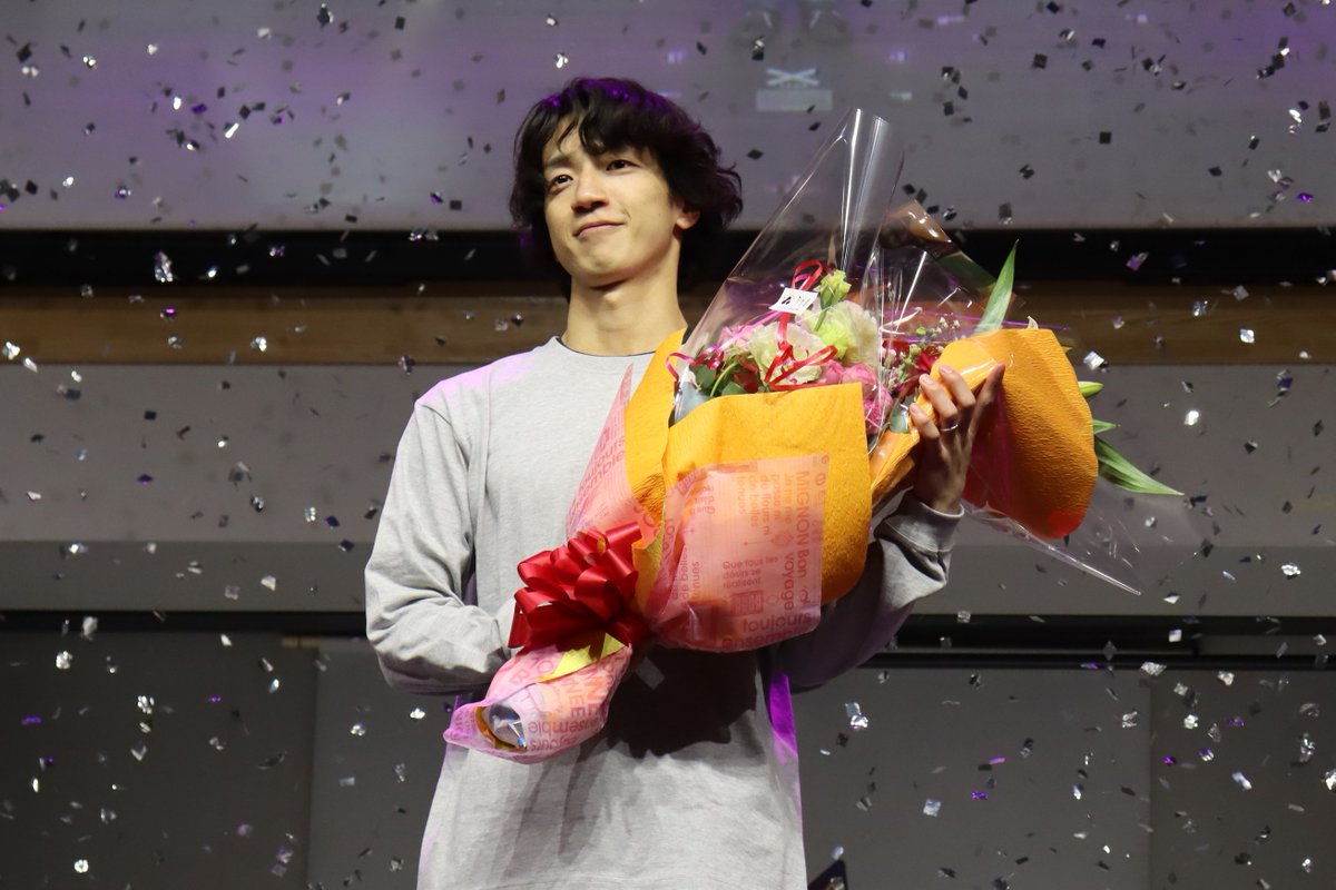omuraboat's tweet photo. ＼＼　 \ 　 　/ 　／／
  #G1開設73周年記念
🐬#海の王者決定戦🐬
／／　 /　 　 \　 ＼＼

見事❣❣優勝に輝いたのは
1号艇 #上條暢嵩 選手でした😍💕
おめでとうございます🥰👏

お客様も一節間たくさんのご声援
ありがとうございました😊🌈✨

#ボートレース大村 #ボートレース　
#優勝 #おめでとう