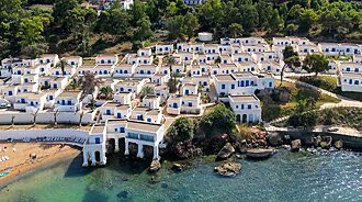 Tipaza -Algeria 
Enft jcrois les dz on en fait pas assez avec notre pays finalement parce que je me rends compte que les neo-colons sont persuadés premier degré que c’est un immense terrain vague où les gens mangent des pierres et s’habillent avec des feuilles