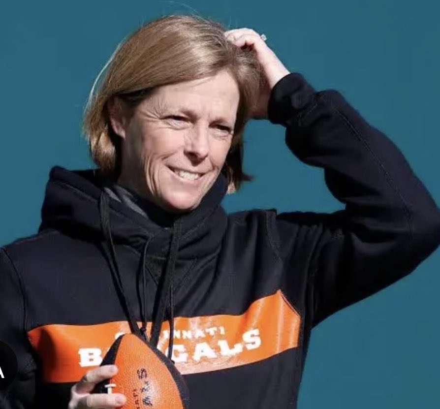 shaw blue tweet media