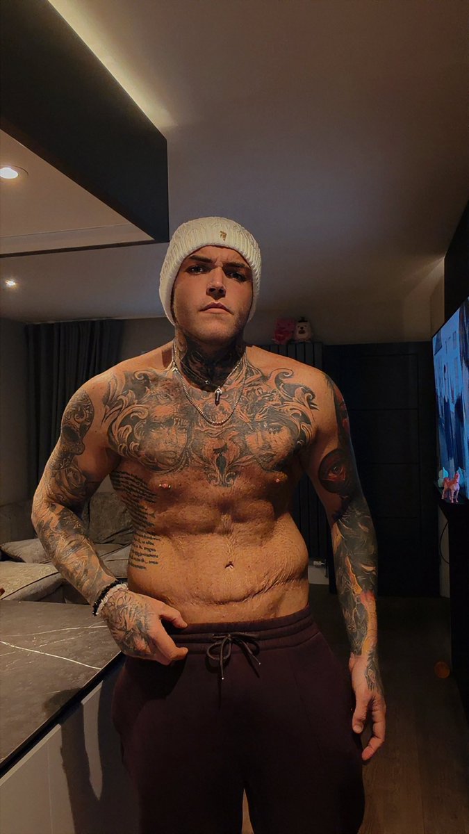 Ricky_Ruinme tweet media