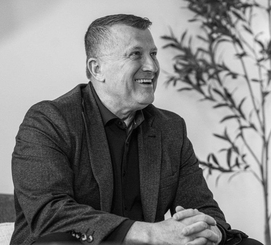 Greg Taylor tweet media