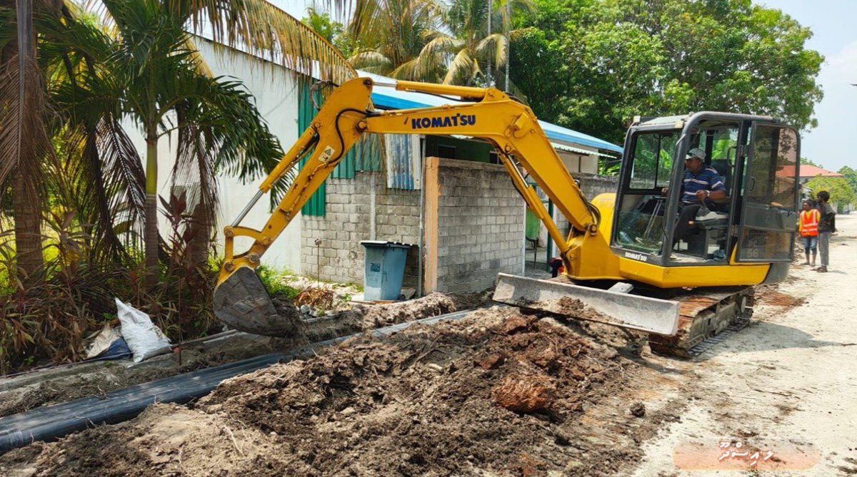 އިސްދޫ ކަލައިދޫގެ މަގުތައް ޒަމާނީ ފެންވަރަށް ތަރައްޤީކުރުމުގެ ޢަމަލީ މަސައްކަތް ފަށައިފި
miadhu.mv/articles/43062…