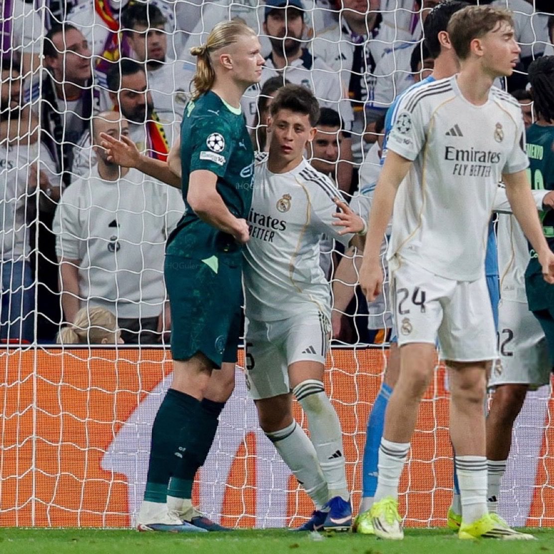 During the corner kick, Alvaro Arbeloa marking Erling Haaland was not a "mistake," but a perfectly researched and analyzed "plan."  

Arbeloa and his coaching staff noticed that Haaland is not adept at heading shots from corner kicks or set pieces, and that manager Pep Guardiola
