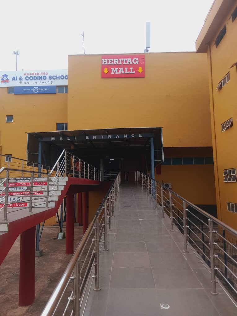 ibcityannouncer's tweet image. When was the last time you visited Heritage Mall? 
Why did you visit and what did you buy?
How often do you visit Heritage Mall?

The "HERITAGE MALL" Signpost needs urgent attention of the management.

#business #Ibadan #DiscoverIbadan