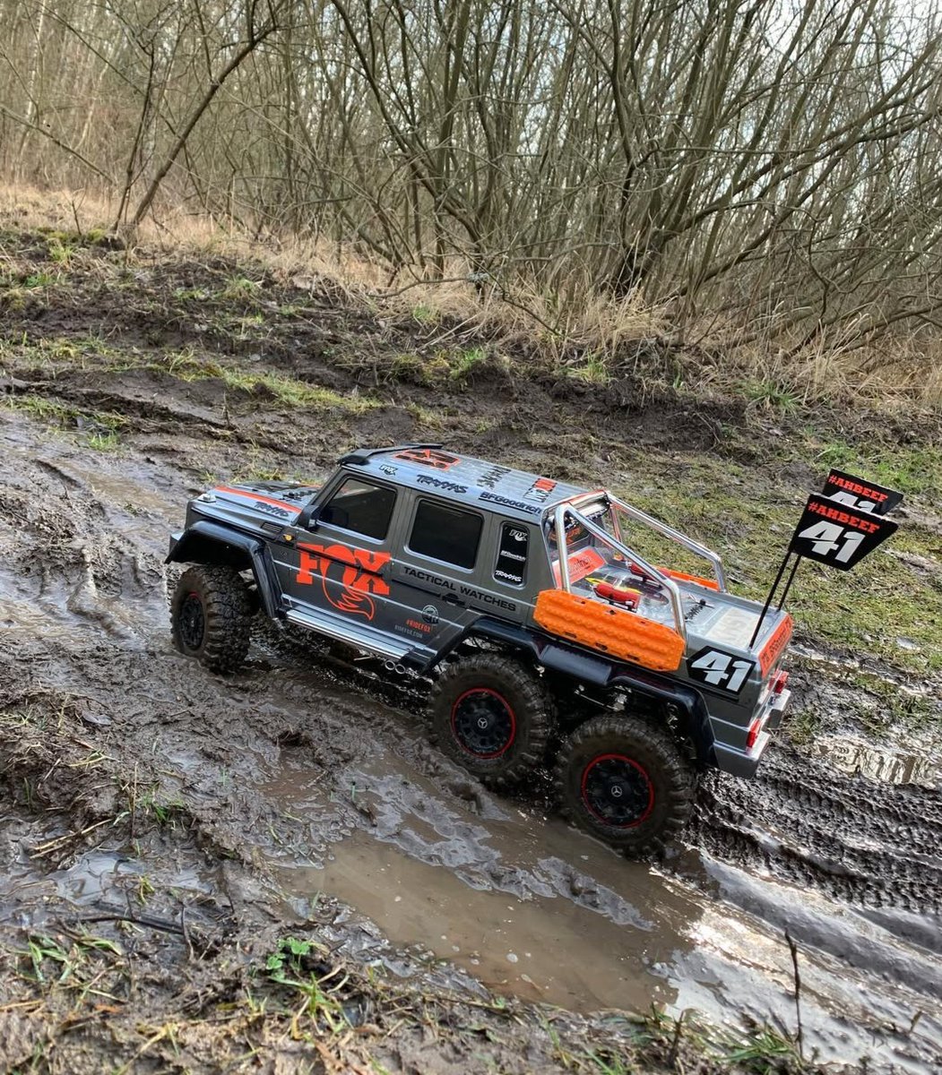 Traxxas's tweet photo. Turning your TRX-6 G 63 into a chase truck for the #Traxxas UDR — iconic. 👏🏼  

What custom look did you give YOUR crawler? 👀

[[Model # 88296-4]] #TRX6X6 #TRX4Explore
#FastestNameInRadioControl
Traxxas Fan Photo 📸: skyflux_rc

PRO TIP 🔎: Search for DECAL on our website! https://t.co/HyHh5CnGC5