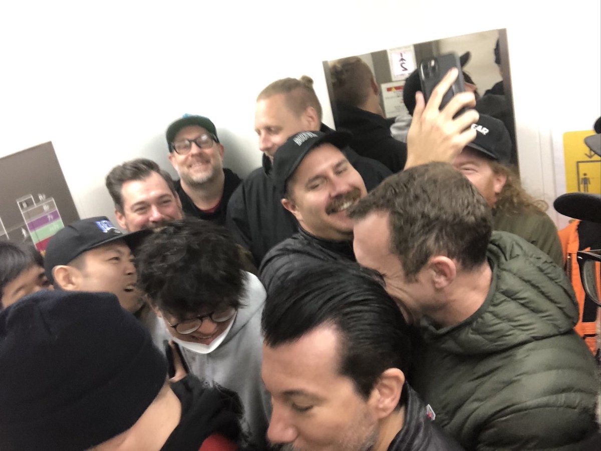 Stranded tweet media