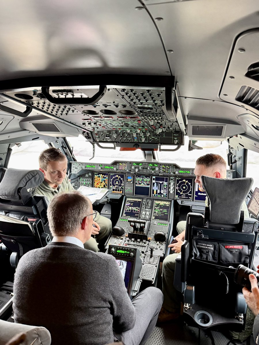 Hans von der Burchard tweet media