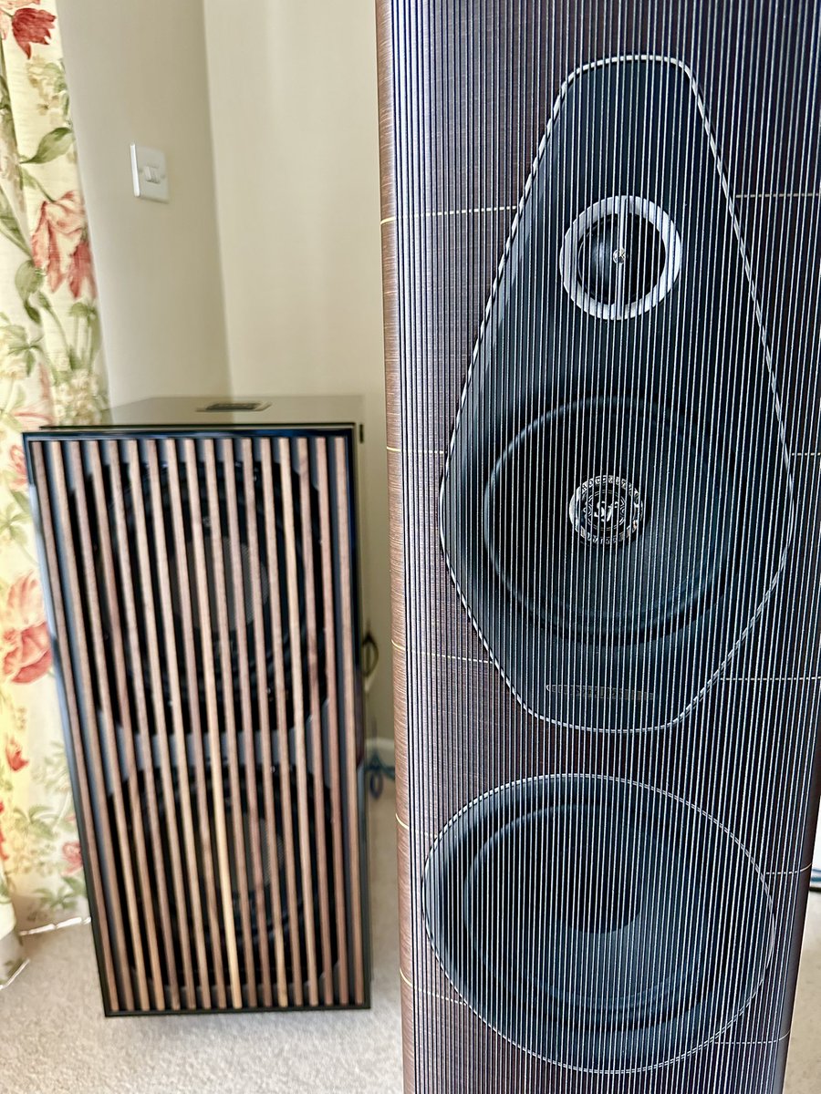 hifilounge's tweet image. Seems to be all REL Acoustics at the moment, just installed another 212 Black Label into a system bought from us other the years, as ever it took the system to another level improving not only the low end but the mids and imaging👌

#hifi  #subwoofer #aidiophile #audio #lovemusic