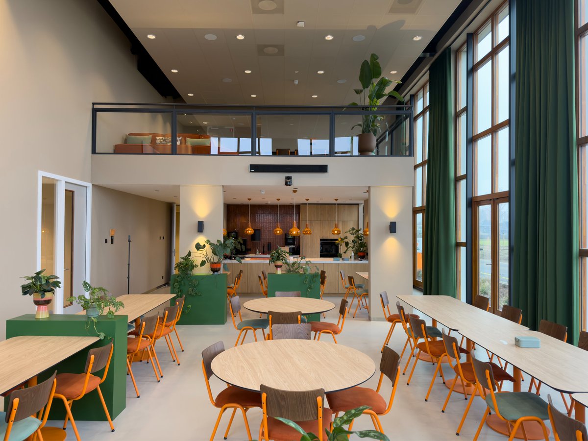 Atomislighting's tweet photo. Prachtig project afgerond bij KWS Vegetables Netherlands B.V. in Andijk! Samen met Van der Laan realiseerden we een lichtoplossing die functionaliteit, sfeer en design perfect combineert. https://t.co/Syrd7tSAYG