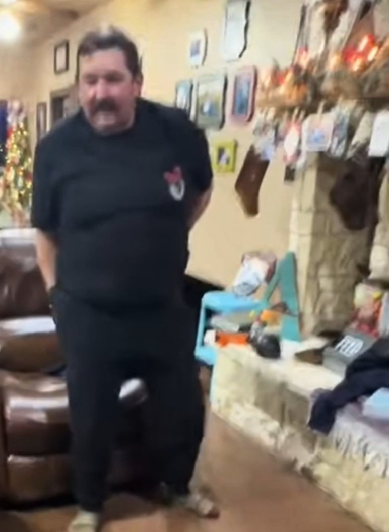 Markelbaz tweet media