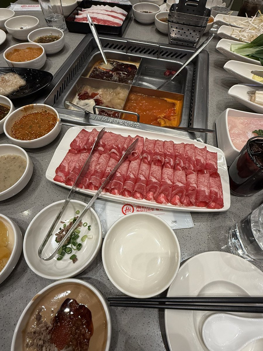 plusloveon's tweet photo. 돼지파티💕💕🐽🐽💋💋 https://t.co/baJCdEepS6