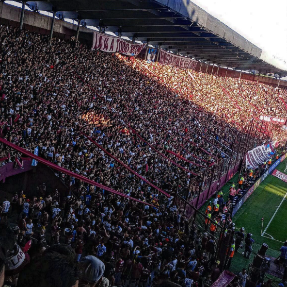 hugodegerli14's tweet photo. Una de las populares mas grandes del Continente, capacidad para mas de 16.000 personas.
Al Granate lo hace grande su gente. https://t.co/yTiCSwW99N