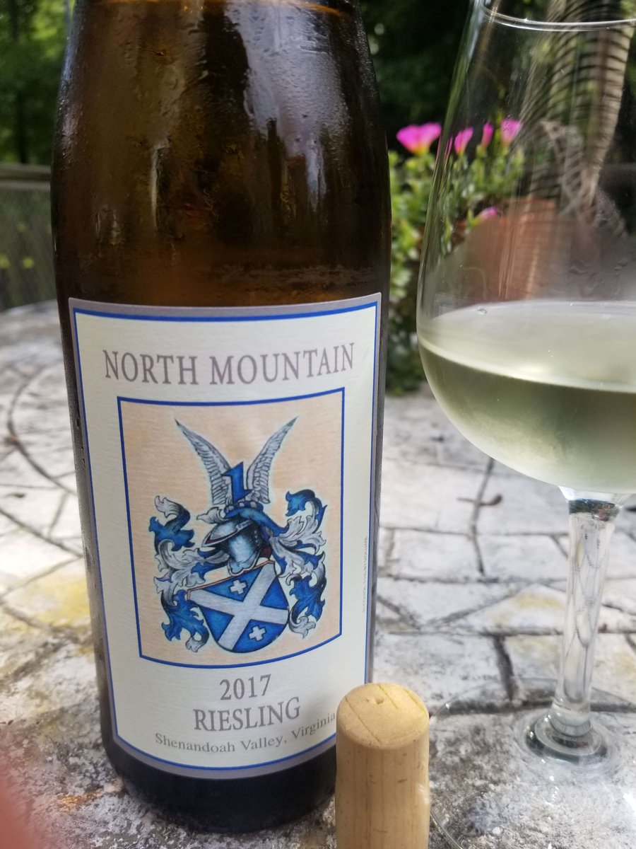 winecompass's tweet photo. Happy International Riesling Day. Virginia's Shenandoah Valley has a suitable climate for this cool climate grape. 

https://t.co/oRbD4L2Dfl

#internationalrieslingday #rieslingday #terrior #underthebevfluence #riesling https://t.co/vgMtal3YZr