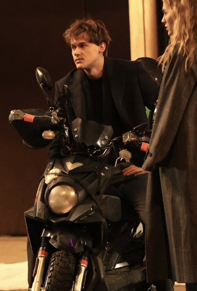 sabrina ✭ tweet media