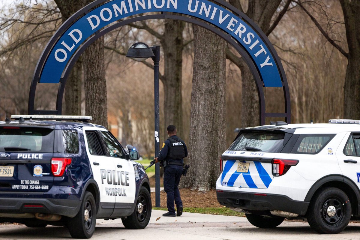USDailyNow's tweet photo. 🚨 BREAKING AM Update: ODU shooting in Norfolk, VA—ex-Army Guard member Mohamed Bailor Jalloh (prior ISIS support conviction) kills ROTC instructor Lt. Col. Brandon Shah, wounds 2. ROTC students heroically subdue & kill shooter. Investigated as terrorism. Prayers for victims & campus. 🇺🇸💔