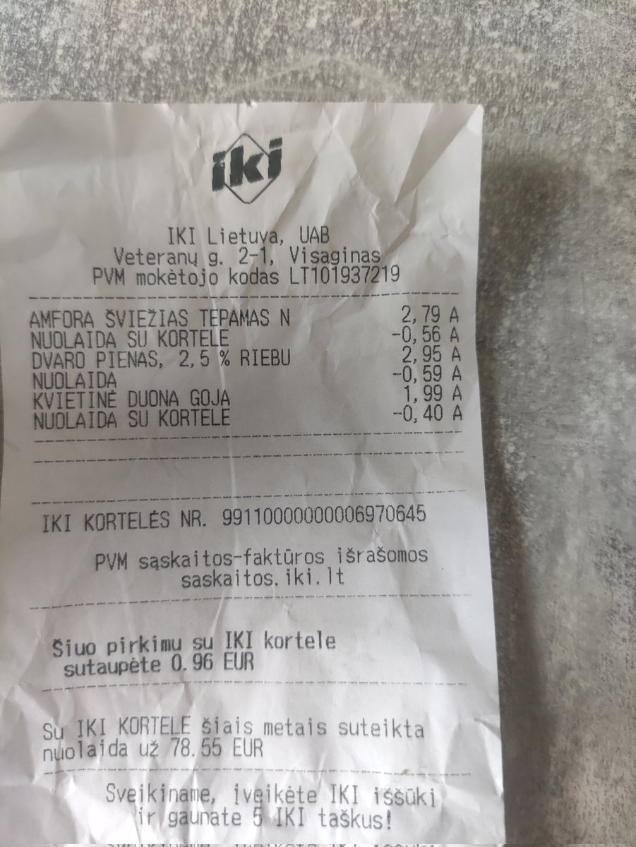 Коротко о ценах в Литве Сегодня купил три единицы  продуктов и все по акции и заплатил 6,20 евро.
А по полной цене молоко 2 литра - 2,95 
Хлеб пшеничный полная цена 1,99 евро 
Сырная намазка 180 грам полная цена 2,79.
И получаем что без акции эти продукты стоят 7,73 евро