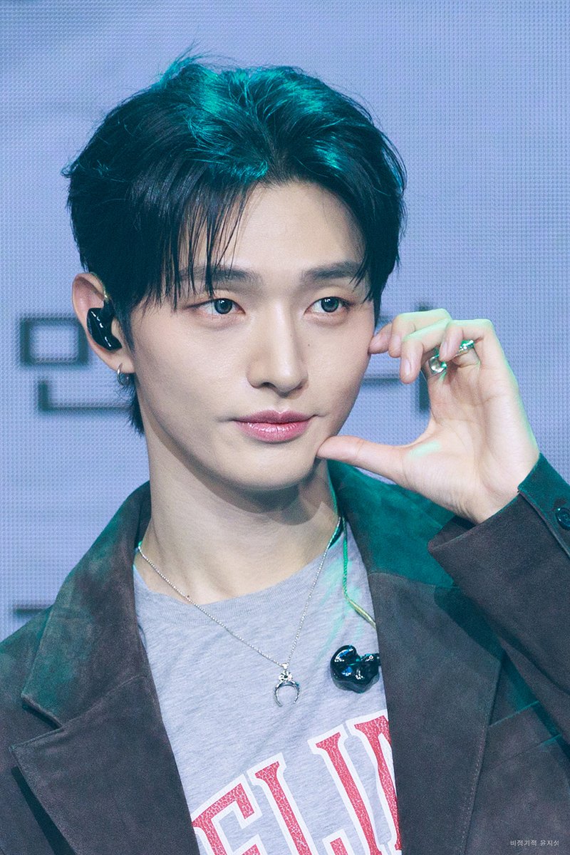 occasionalYJS's tweet photo. 260308 천둥구름 비바람 FANMEETING TOUR in SEOUL 18:00공연

#윤지성 #YOONJISUNG https://t.co/eHiJHZUuUS