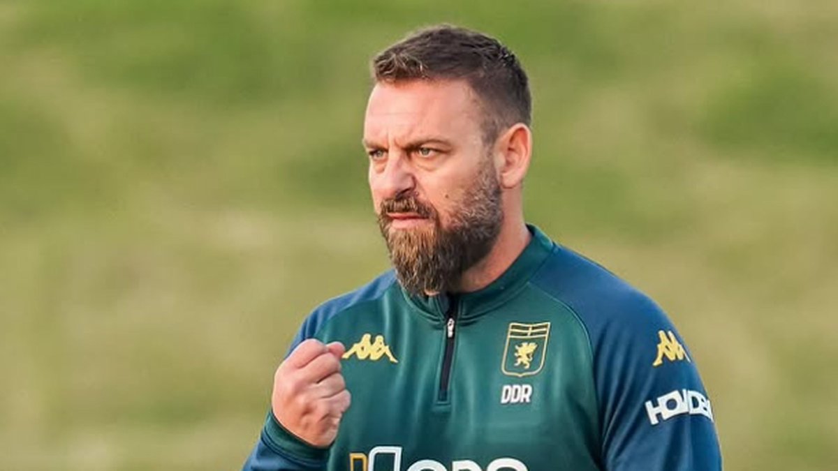 Guidolino8's tweet photo. De Rossi: “Critiche per la formazione contro la Roma? Gravissimo dubitare di me.
Anche io so benissimo quello che sarebbe successo se avessimo perso contro la Roma con quella formazione lì a Genova e in Italia ho letto qualcosa che è stato scritto tra l'uscita della formazione e la fine della partita. Ed è gravissimo dubitare di una persona che sta nel calcio da 20 anni perché gioca contro la sua squadra o perché fa una formazione diversa. Io lo trovo gravissimo e per quanto è grave non ci voglio neanche andare su quell'argomento perché avremmo potuto perdere, avrebbero potuto dare rigore sul fallo di mano e magari avremmo perso”.